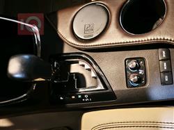 تويوتا أفالون